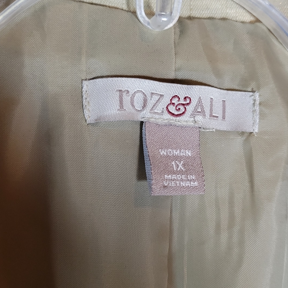 Roz & Ali tan cropped 3/4 sleeve open front blazer Size 1X - Picture 7 of 10
